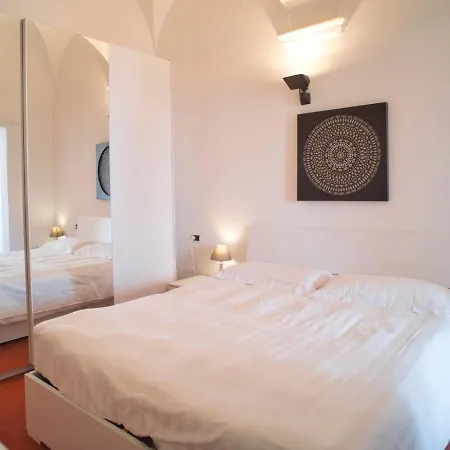 Medusa - Piazza 2 * Finale Ligure